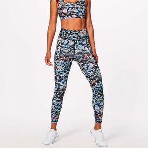 Lululemon Break Free Tight (25")
Culture Clash Starlight Black